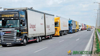 Украина временно приостанавливает транзитные перемещения грузовых автомобилей РФ территорией Украины
